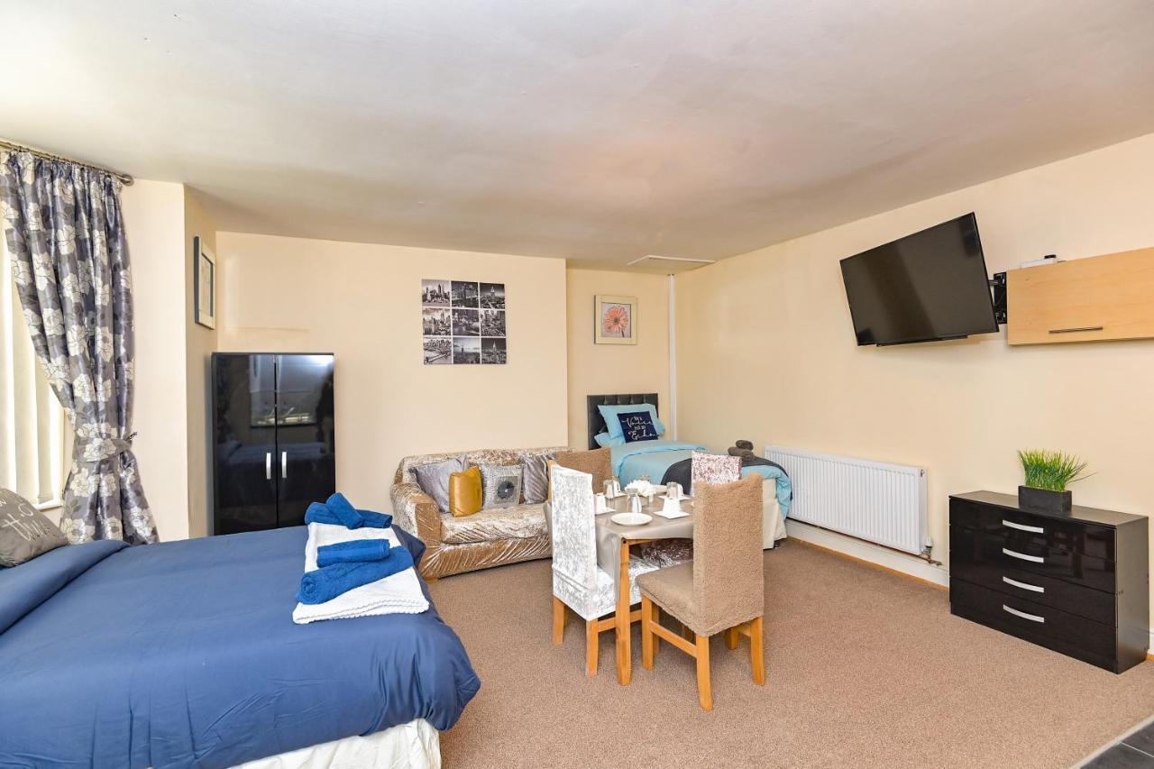 The Elm Wood Apartments Huddersfield Esterno foto