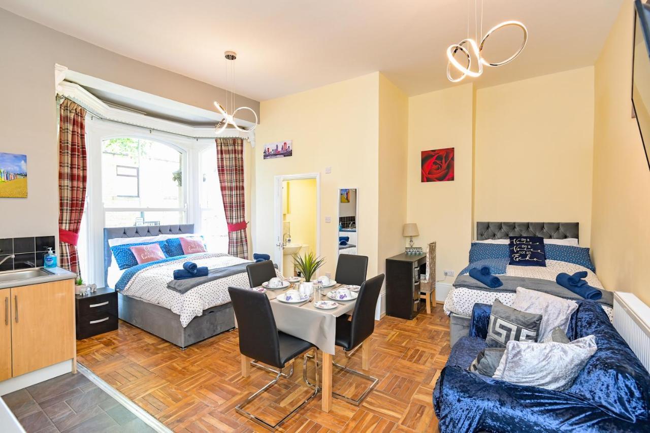 The Elm Wood Apartments Huddersfield Esterno foto