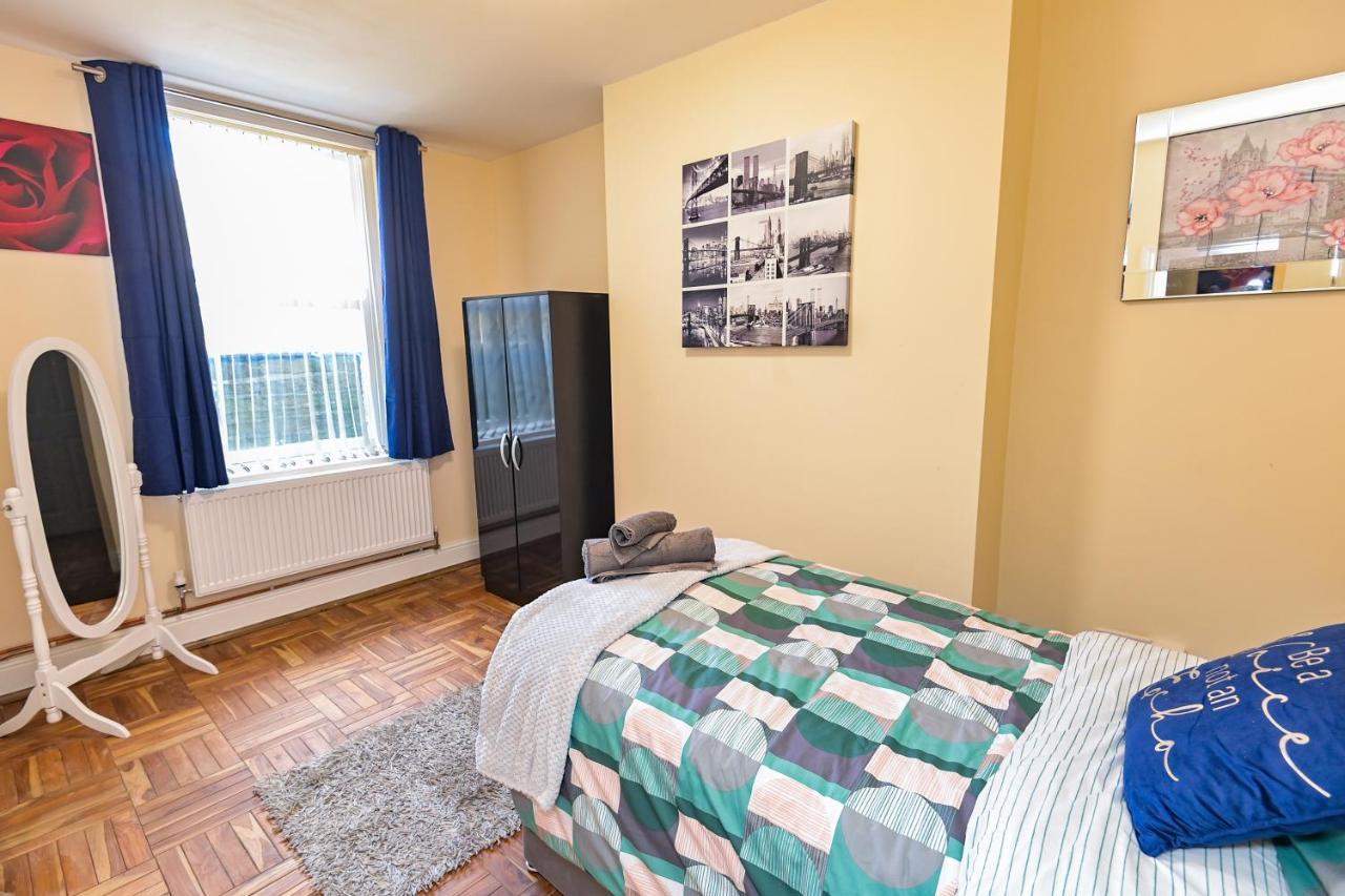 The Elm Wood Apartments Huddersfield Esterno foto